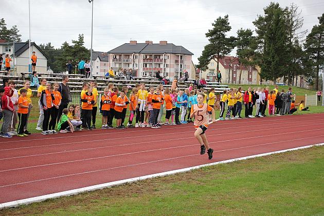 „Z podwórka na bieżnię”. Święto sportu na stadionie