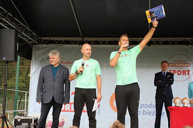„Z podwórka na bieżnię”. Święto sportu na stadionie
