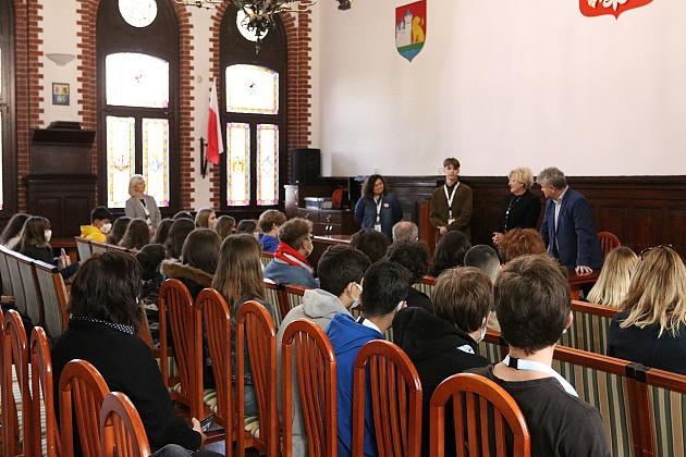 Uczniowie z wymiany z wizytą u Burmistrza