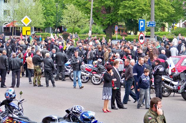 Motocyklowa parada na placu Pokoju