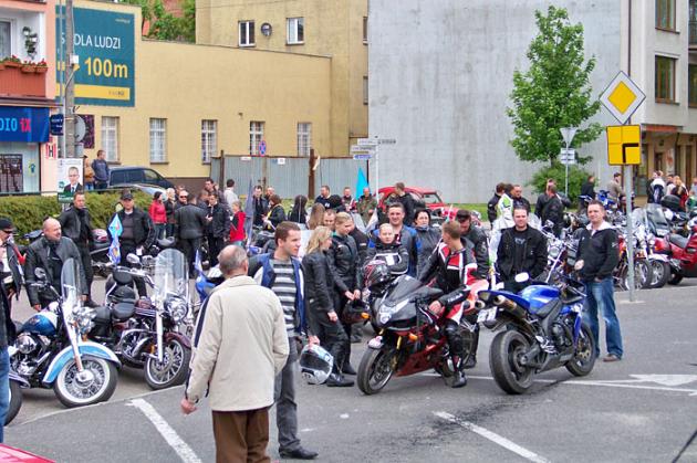 Motocyklowa parada na placu Pokoju