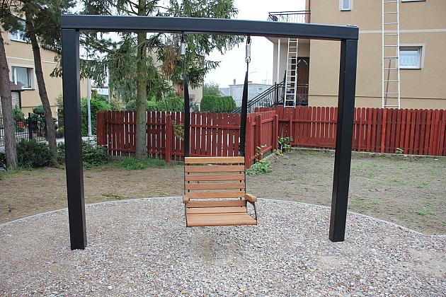 Nowe podwórko integracyjne przy Kossaka 72 cieszy lokatorów