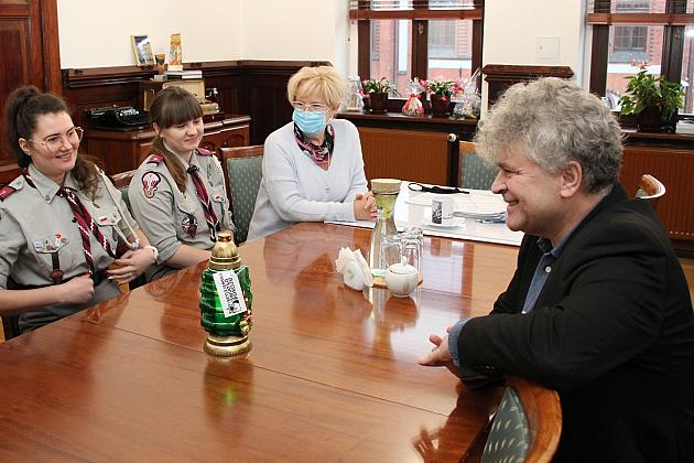 Betlejemskie Światło Pokoju już w ratuszu