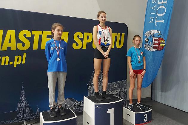 Medale młodych biegaczy w Toruniu