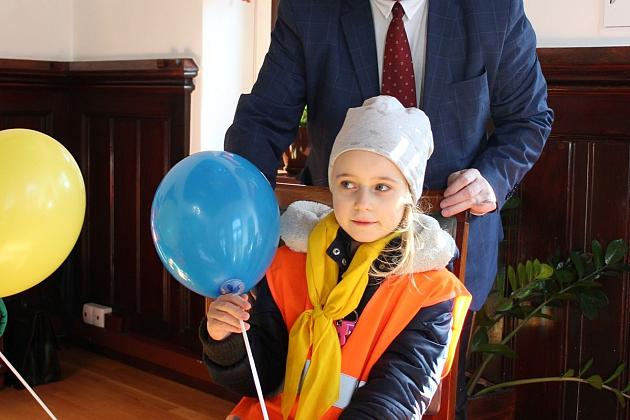 Przedszkolaki przyniosły wiosnę do ratusza