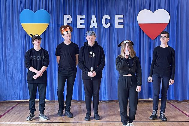 Święto Szkoły pod hasłem ,,Wszyscy mamy prawo do pokoju”