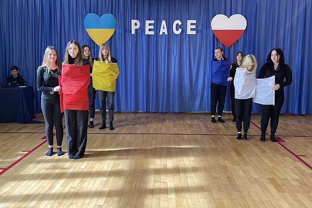 Święto Szkoły pod hasłem ,,Wszyscy mamy prawo do pokoju”