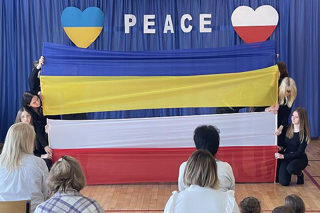Święto Szkoły pod hasłem ,,Wszyscy mamy prawo do pokoju”