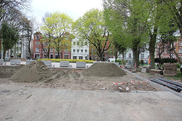 Metamorfoza skweru przy Placu Pokoju