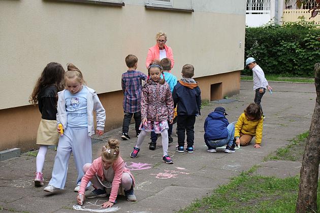 Gry i zabawy w plenerze. Dzień Dziecka w Przedszkolu nr 1