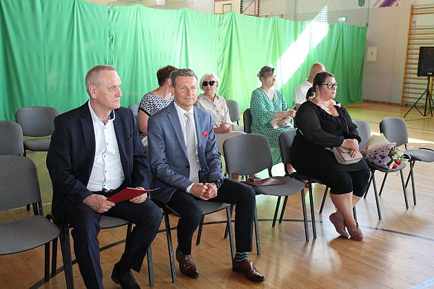 Uczniowie „Siódemki” uroczyście zakończyli rok szkolny