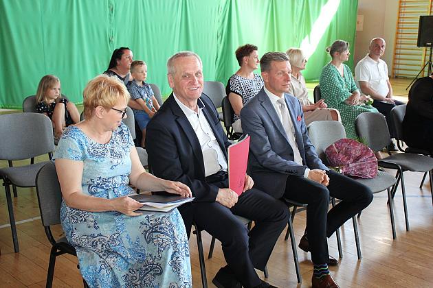 Uczniowie „Siódemki” uroczyście zakończyli rok szkolny