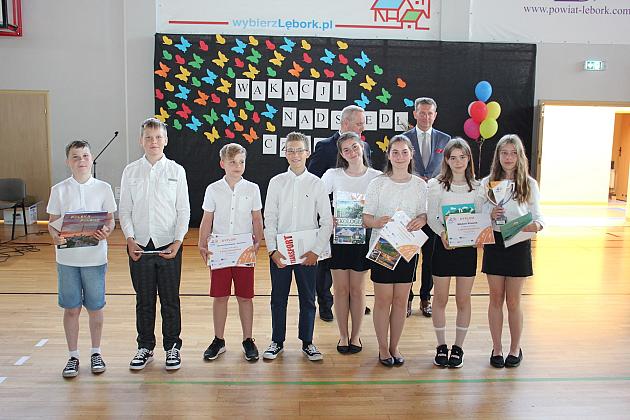 Uczniowie „Siódemki” uroczyście zakończyli rok szkolny