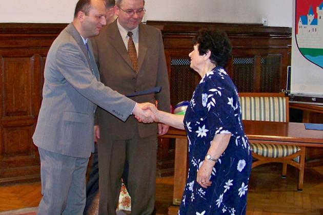 Wakacje dla lęborskich dzieci, życzenia i podarunek dla ratowników WOPR