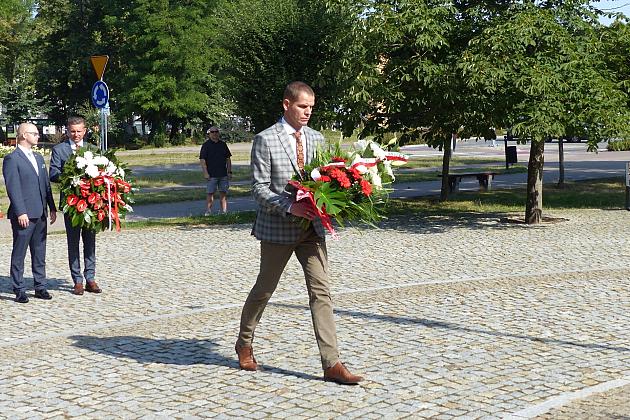 Kwiaty w Święto Wojska Polskiego