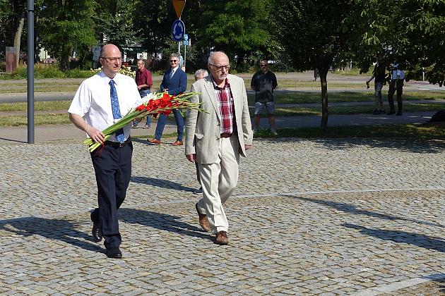 Kwiaty w Święto Wojska Polskiego