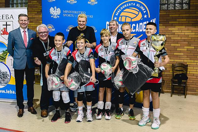 Siatkarze i siatkarki Glinka Academy rywalizowali w Lęborku i w Łebie
