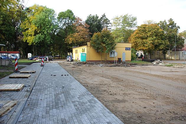 Przy ulicy Konopnickiej i Alei Wolności powstaje parking dla mieszkańców