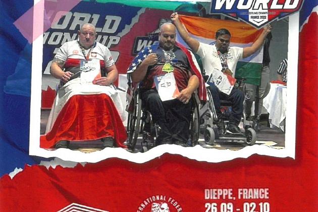 Dariusz Gabrynowicz z medalem Burmistrza Lęborka