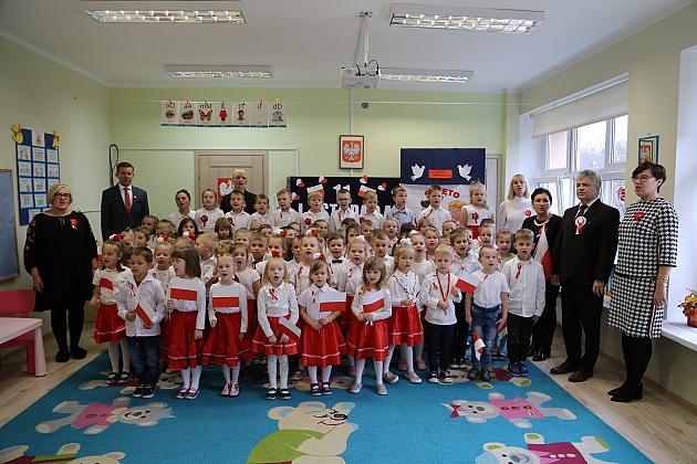 Przedszkolaki odśpiewały hymn