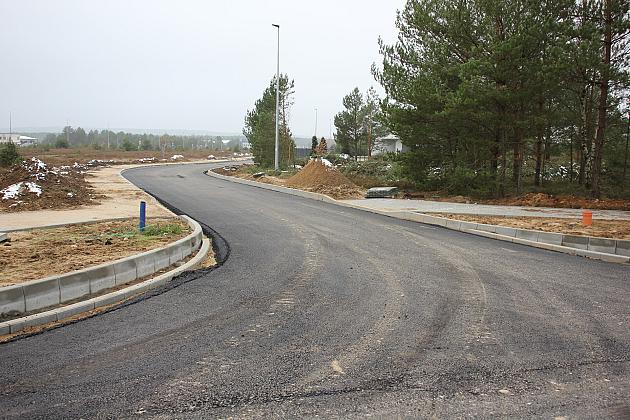 Wylewają asfalt na ulicach dzielnicy „Lębork Wschód”