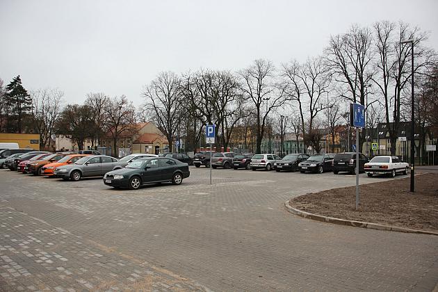 Nowy parking przy ul. Konopnickiej i Alei Wolności gotowy
