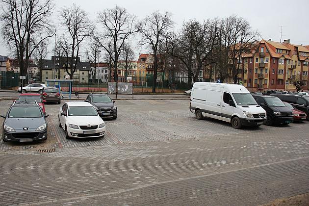 Nowy parking przy ul. Konopnickiej i Alei Wolności gotowy