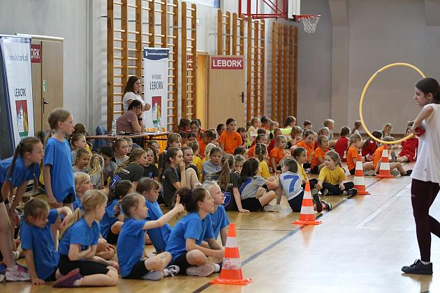 „Kto z nas lepiej i prędzej”. Konkurs sportowy dla uczniów szkół podstawowych