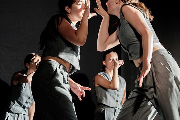 Komplety publiczności na premierowych spektaklach Teatru Tańca Jeszcze 5 Minut