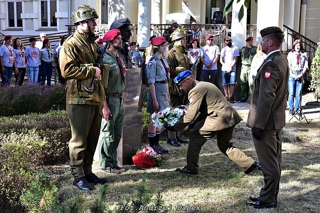40-ta rocznica nadania imienia generała Stanisława Sosabowskiego 7 Harcerskiej Drużynie Czerwonych Beretów z Lęborka