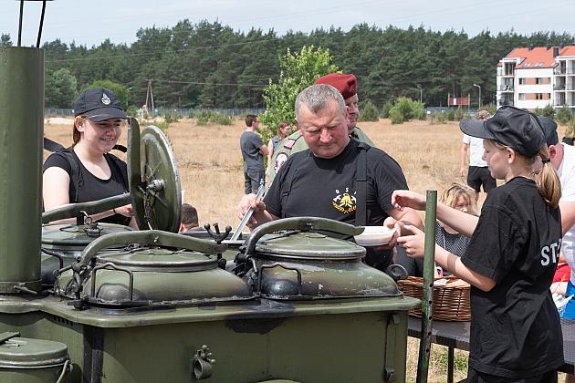 40-ta rocznica nadania imienia generała Stanisława Sosabowskiego 7 Harcerskiej Drużynie Czerwonych Beretów z Lęborka
