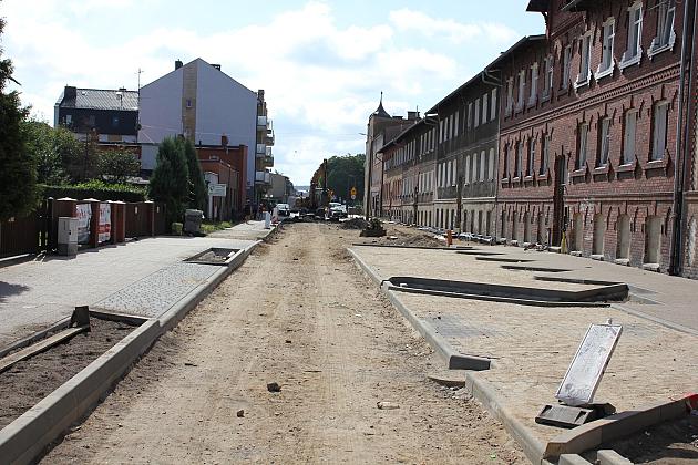 Sienkiewicza w przebudowie. Powstają miejsca postojowe, ławki, zieleń i oświetlenie