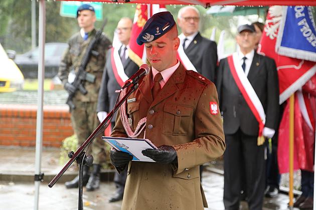 W hołdzie bohaterom i ofiarom wojny