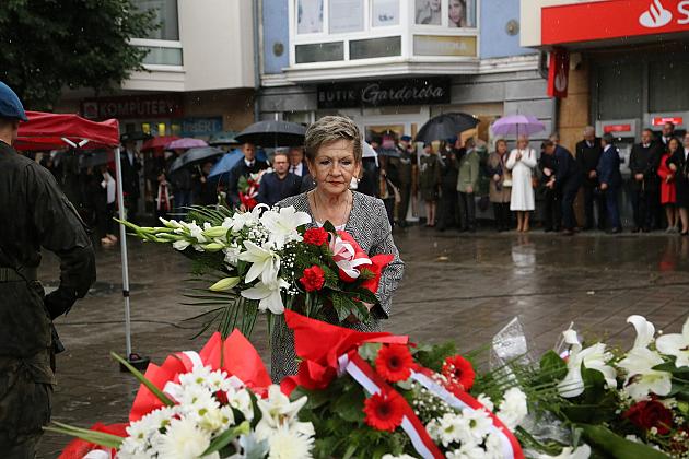 W hołdzie bohaterom i ofiarom wojny