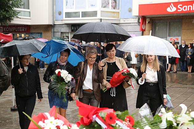 W hołdzie bohaterom i ofiarom wojny