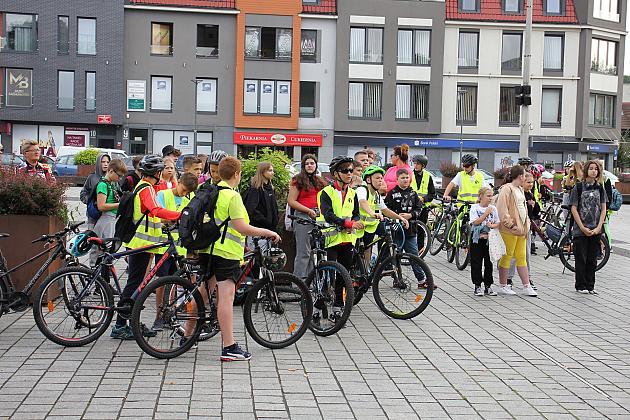 Rajd pieszo-rowerowy wyruszył z placu Pokoju