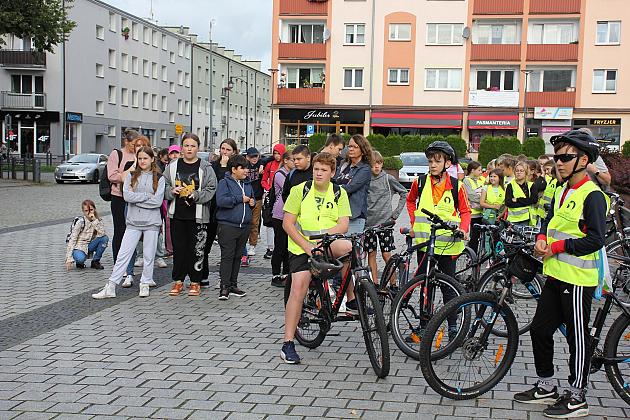 Rajd pieszo-rowerowy wyruszył z placu Pokoju