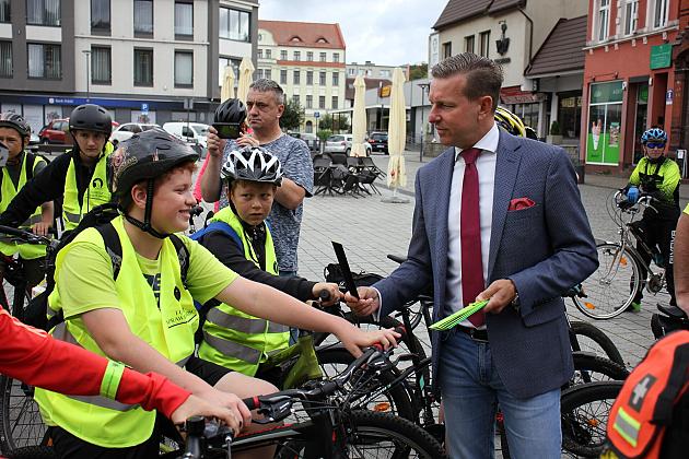 Rajd pieszo-rowerowy wyruszył z placu Pokoju