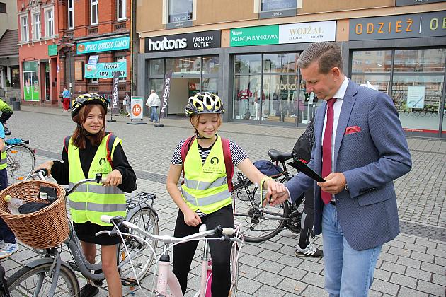 Rajd pieszo-rowerowy wyruszył z placu Pokoju