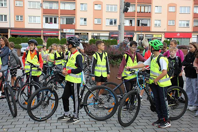 Rajd pieszo-rowerowy wyruszył z placu Pokoju
