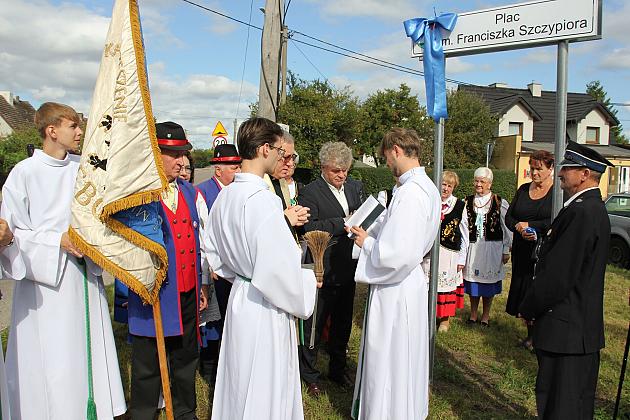 Plac im. Franciszka Szczypiora otwarty!