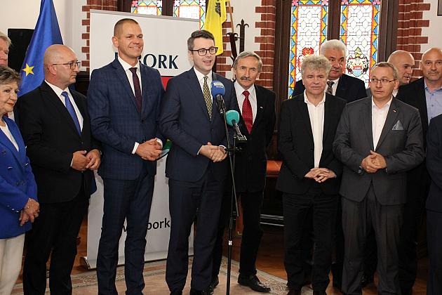 11 mln z Polskiego Ładu na boiska, ul. Mikołajczyka i oświatę