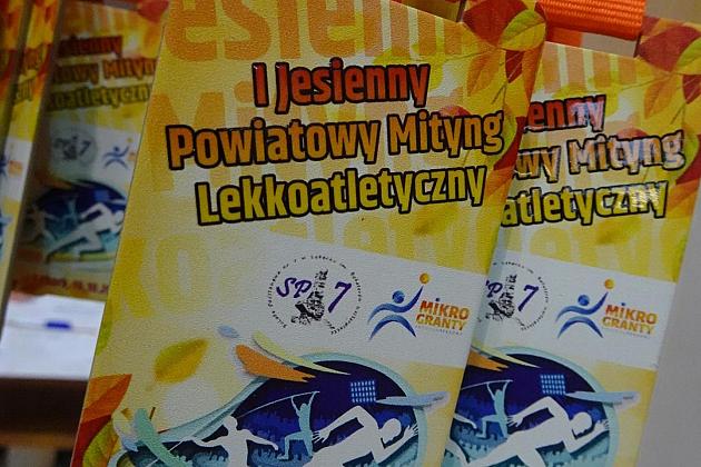 I Jesienny Powiatowy Mityng Lekkoatletyczny „Trzymam formę, biegam – NIE HEJTUJE”