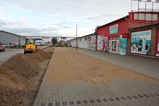 Ulica Zwarowska w przebudowie. Powstają nowe miejsca parkingowe