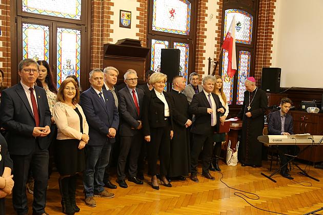 Ksiądz Biskup kolędował w ratuszu