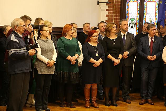 Ksiądz Biskup kolędował w ratuszu