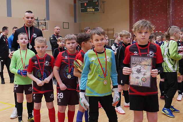 Zawodnicy MKS Lwa Lębork na turnieju o Puchar Prezesa Stali Jezierzyce