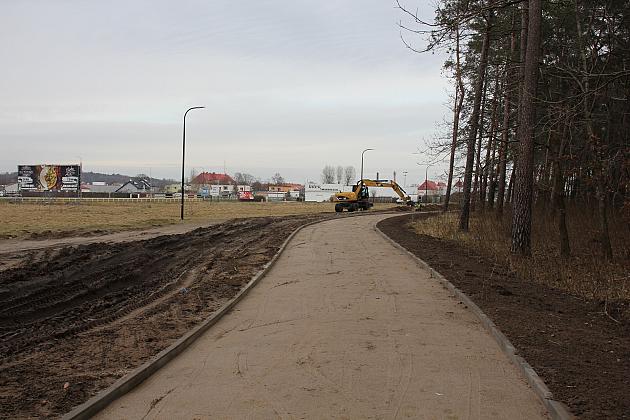 Przy ulicach Teligi i Władysława IV powstaje nowa droga pieszo-rowerowa