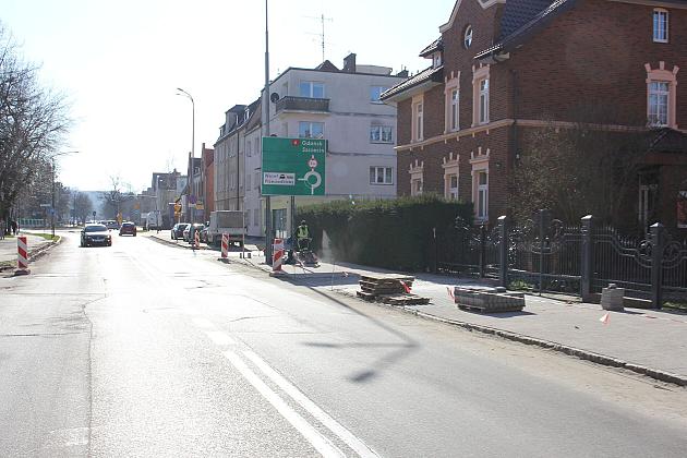 Remont chodnika i ulicy przy Wojska Polskiego