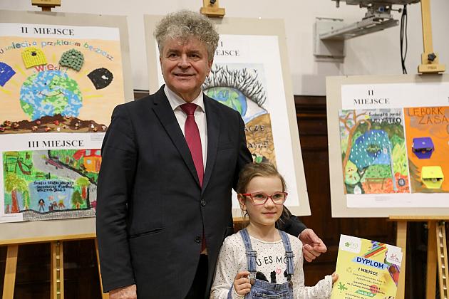 Konkurs plastyczny pn. „Eko plakat” rozstrzygnięty
